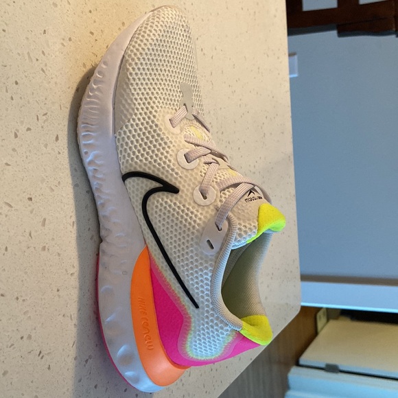 Nike Renew Running Shoes - Picture 3 of 6